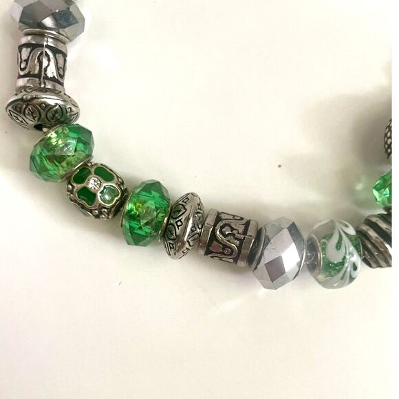 Green Charm Bracelet Adjustable in legnth Green and Silver in color‎ - Picture 3 of 4